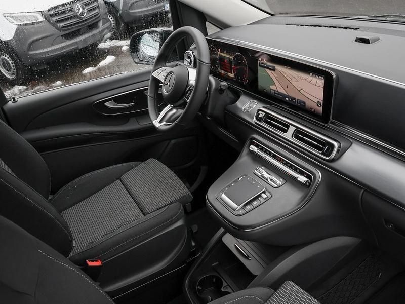 Gebraucht Mercedes V250 Style 190 PS (139 kW) 2026 Schwarz Van / Kleinbus