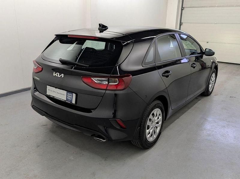 Neu Kia Ceed Vision 140 PS (102 kW) 2025 Weiß Kleinwagen