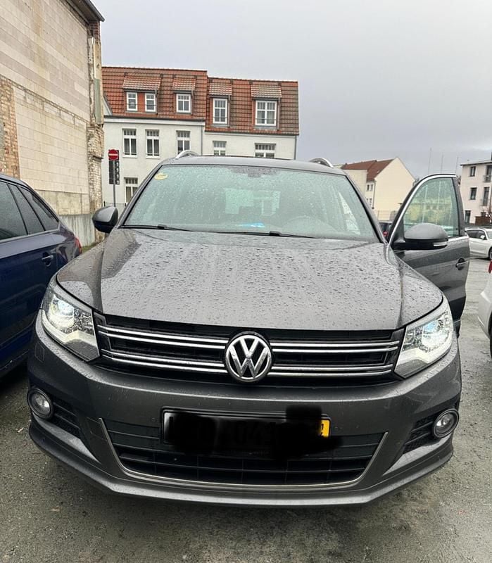 Grau Gebraucht 2016 VW Tiguan R-line SUV | 12.500 € (Superpreis) - Bild 1/4