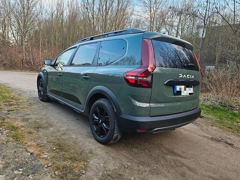 Gebraucht Dacia Jogger 110 PS (80 kW) 2023 Grün Van / Kleinbus