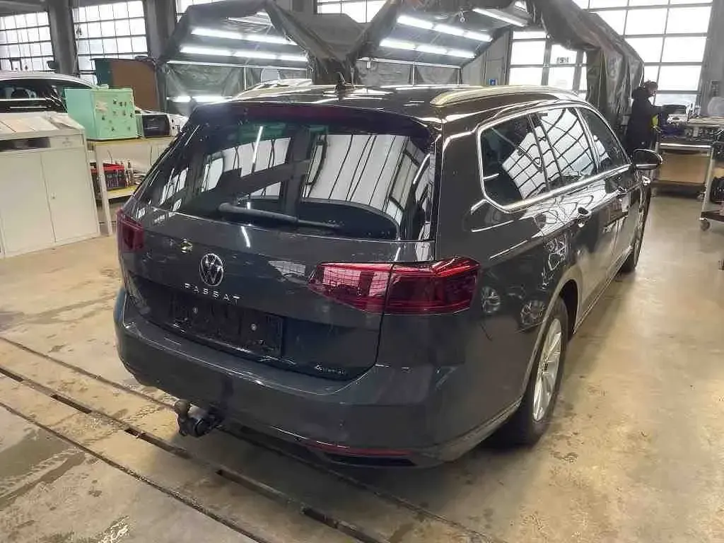 Gebraucht VW Passat 200 PS (147 kW) 2021 Grau Kombi