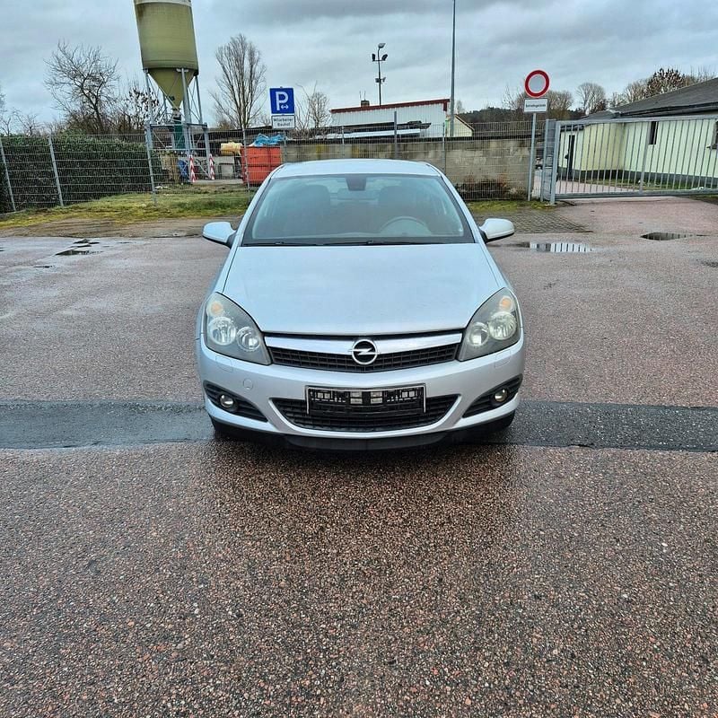 Gebraucht Opel Astra GTC 116 PS (85 kW) 2008 Silber Coupé