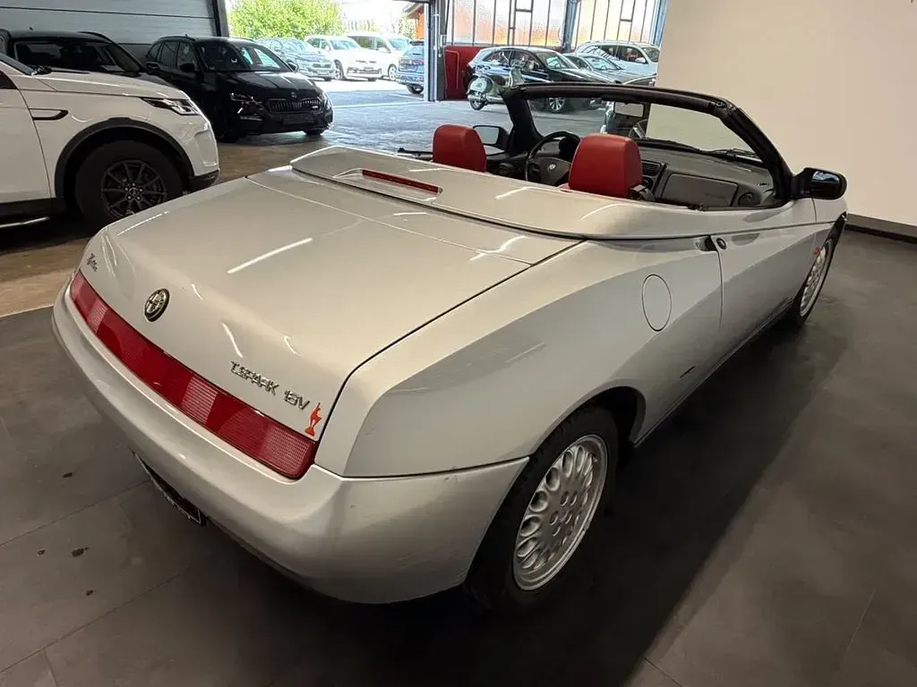 Gebraucht Alfa Romeo Spider 163 PS (119 kW) 1998 Silber Cabrio