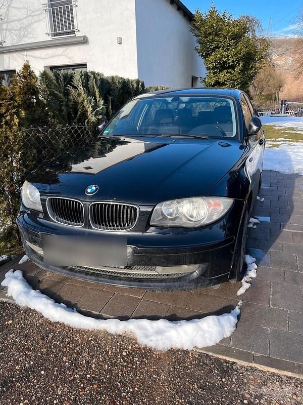 Schwarz Gebraucht 2009 BMW 118 Kleinwagen | 3.699 € (Guter Preis) - Bild 1/4