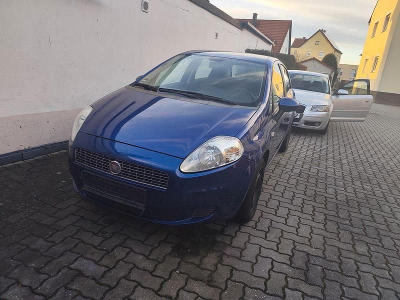Blau Gebraucht 2009 Fiat Punto Limousine | 1.900 € (Fairer Preis) - Bild 1/4