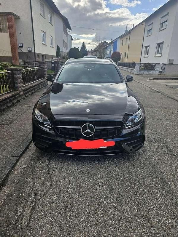 Gebraucht Mercedes E400 AMG line 333 PS (244 kW) 2017 Schwarz Kombi