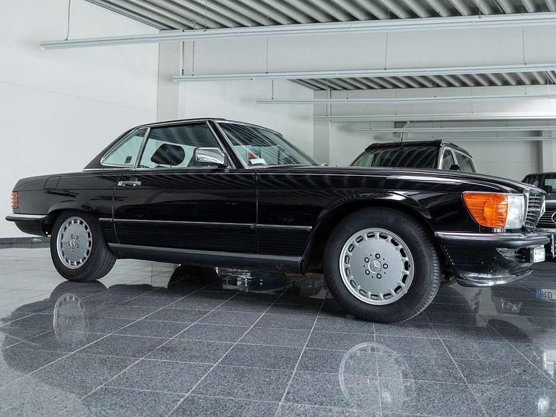 Gebraucht Mercedes 560 231 PS (169 kW) 1988 Blauschwarzmetallik Cabrio