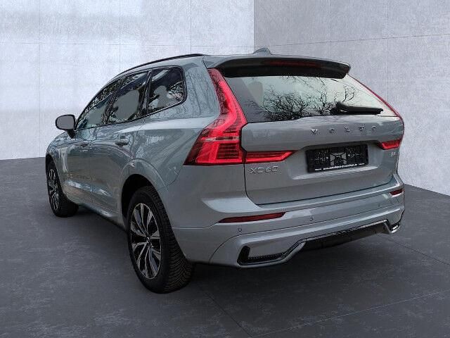 Gebraucht Volvo XC60 Plus 197 PS (144 kW) 2023 Vapour grey / (metallic) SUV