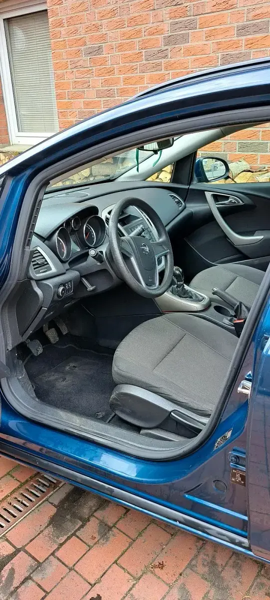 Gebraucht Opel Astra 160 PS (117 kW) 2011 Blau Kombi