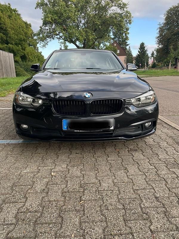 Schwarz Gebraucht 2016 BMW 316 Limousine | 9.800 € (Fairer Preis) - Bild 1/4
