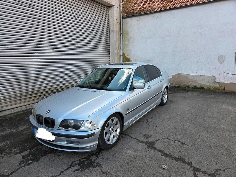 Gebraucht BMW 320 150 PS (110 kW) 1998 Silber Limousine