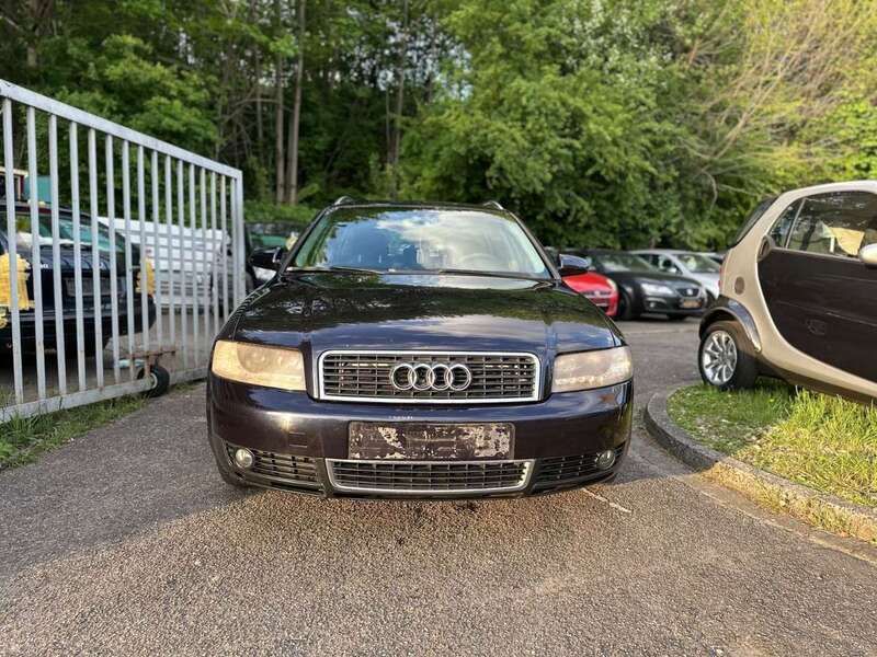 Braun Gebraucht 2002 Audi A4 Kombi | 1.999 € (Guter Preis) - Bild 1/4