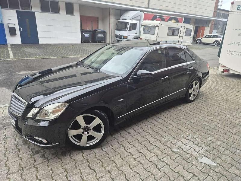Gebraucht Mercedes E250 Elegance 204 PS (150 kW) 2009 Limousine