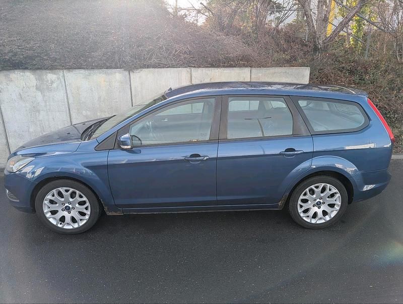 Gebraucht Ford Focus 116 PS (85 kW) 2009 Blau Kombi