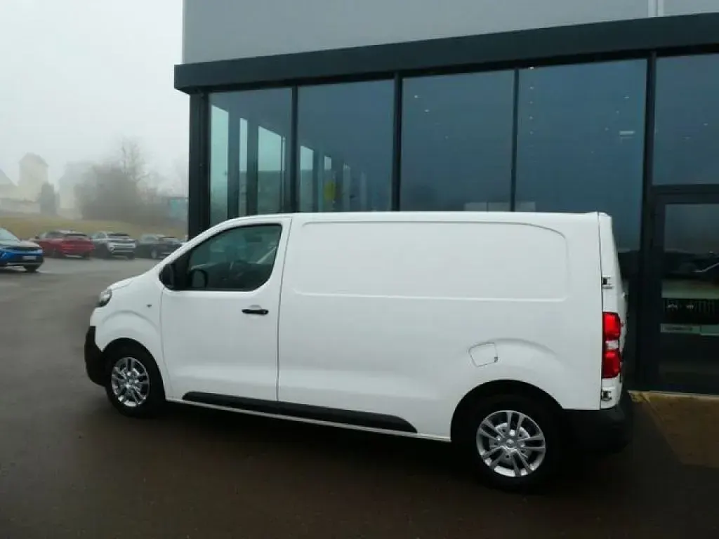 Gebraucht Opel Vivaro 150 PS (110 kW) 2021 White jade/ arktis white (metallic) Van / Kleinbus