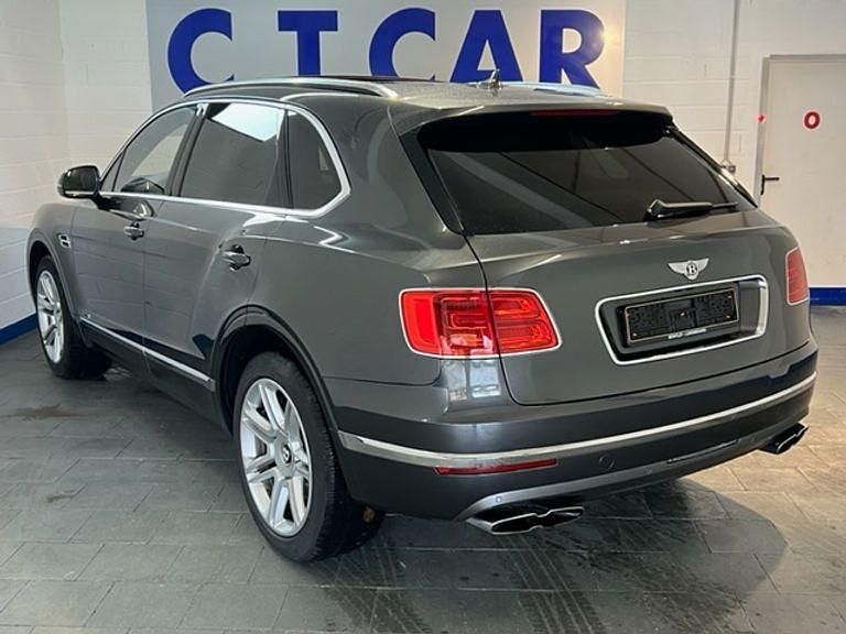 Gebraucht Bentley Bentayga Mulliner 435 PS (319 kW) 2018 Grün SUV