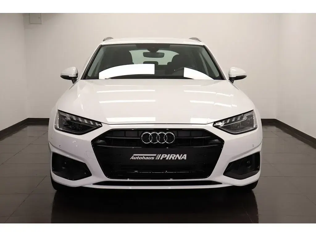 Gebraucht Audi A4 Advanced 204 PS (150 kW) 2023 Weiß Kombi