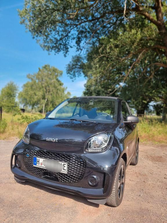 Schwarz Gebraucht 2020 Smart ForTwo Electric Drive Coupé | 9.600 € (Etwas zu teuer) - Bild 1/4