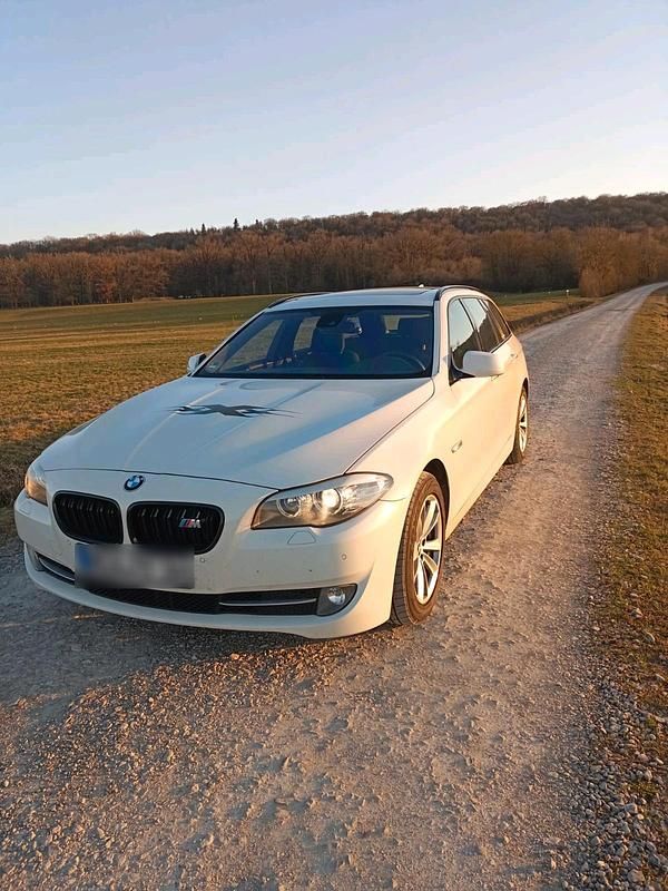 Gebraucht BMW 530 Comfort Edition 258 PS (189 kW) 2012 Weiß Kombi
