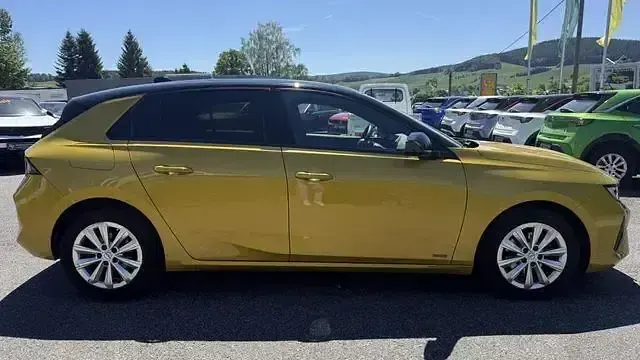 Gebraucht Opel Astra Ultimate 131 PS (96 kW) 2022 Gelb Kleinwagen
