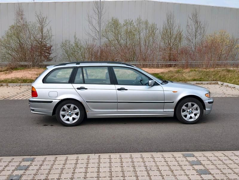 Gebraucht BMW 320 150 PS (110 kW) 2003 Silber Kombi