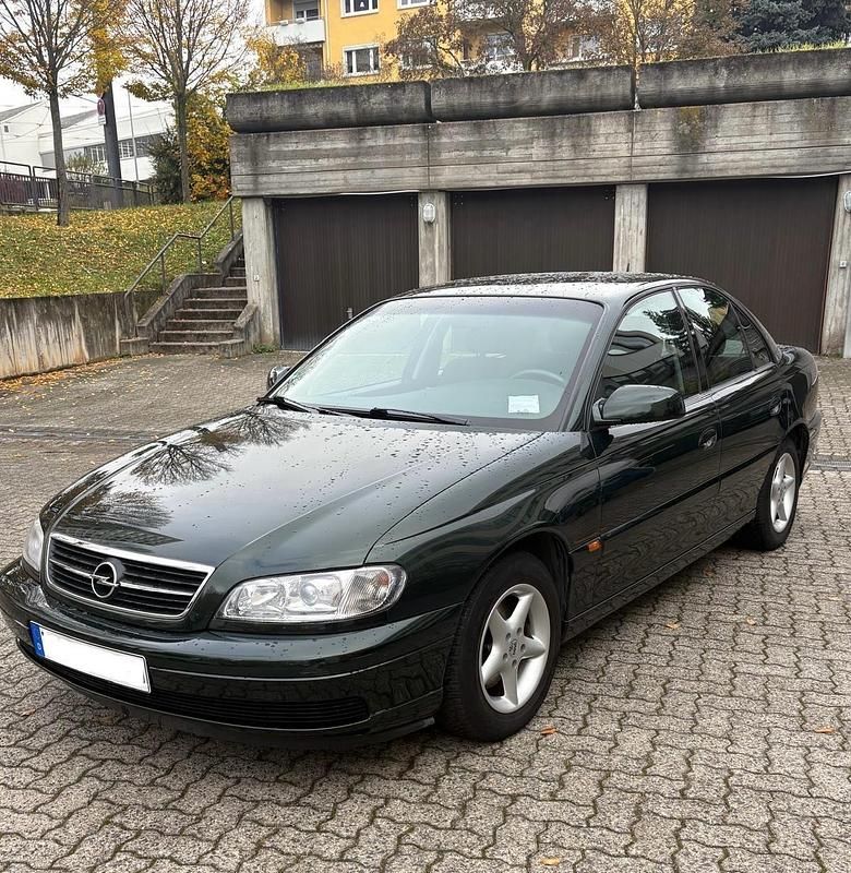 Grün Gebraucht 2000 Opel Omega Limousine | 2.200 € (Fairer Preis) - Bild 1/4