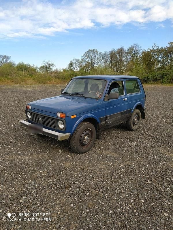 Second-hand Lada niva 82 CP (60 kW) 2010 Albastru SUV