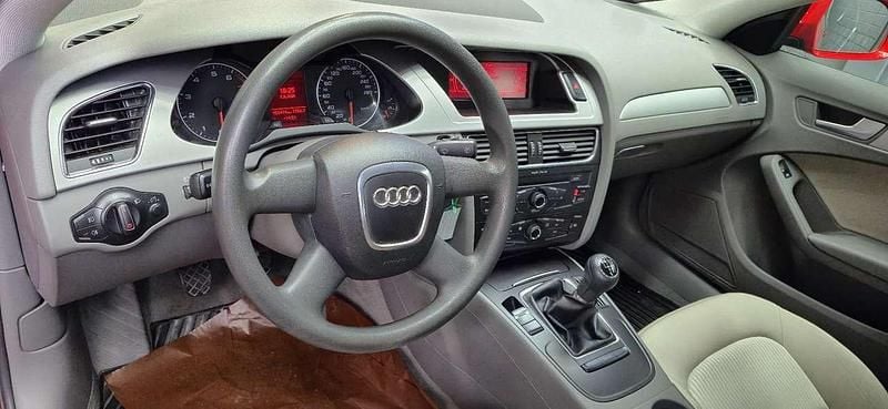 Gebraucht Audi A4 Attraction 120 PS (88 kW) 2008 Other Limousine