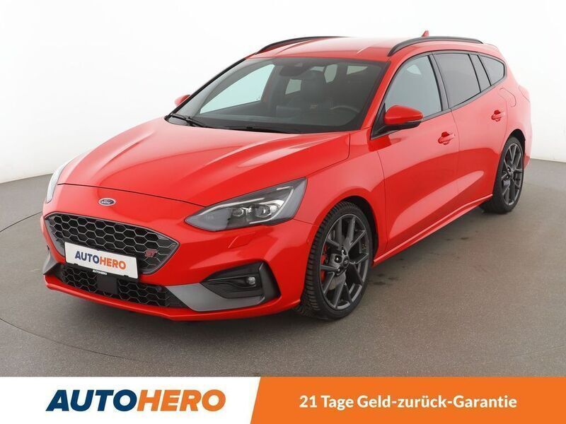 Rot Gebraucht 2019 Ford Focus ST Limousine | 22.470 € (Fairer Preis) - Bild 1/3
