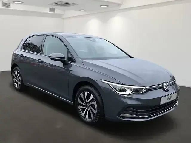 Gebraucht VW Golf VIII Active 150 PS (110 kW) 2022 Delfingrau metallic Limousine