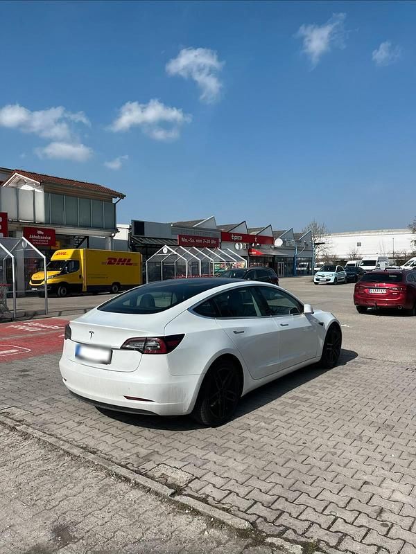 Gebraucht Tesla Model 3 208 kW (283 PS) 2020 Weiß Limousine