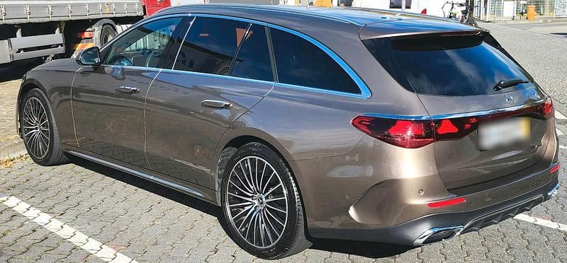 Gebraucht Mercedes E450 AMG 367 PS (269 kW) 2024 Braun Kombi