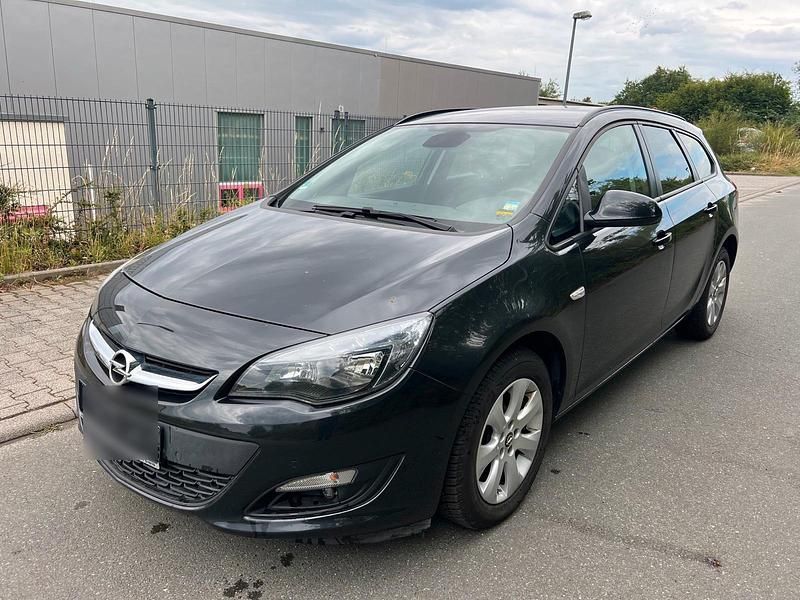 Schwarz Gebraucht 2015 Opel Astra Sport Kombi | 6.499 € (Fairer Preis) - Bild 1/4