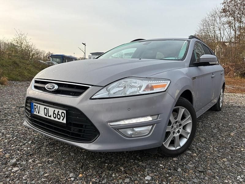 Silber Gebraucht 2011 Ford Mondeo Limousine | 4.250 € (Guter Preis) - Bild 1/4
