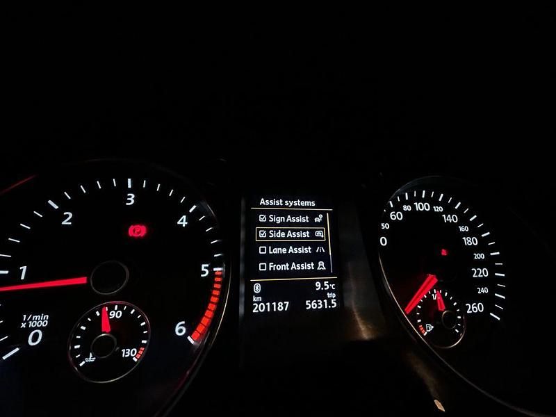 Gebraucht VW Passat Highline 177 PS (130 kW) 2014 Schwarz Kombi