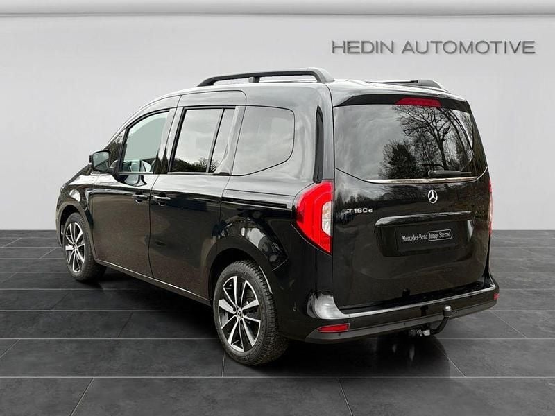 Gebraucht Mercedes T180 Advantage 116 PS (85 kW) 2024 Schwarz Van / Kleinbus