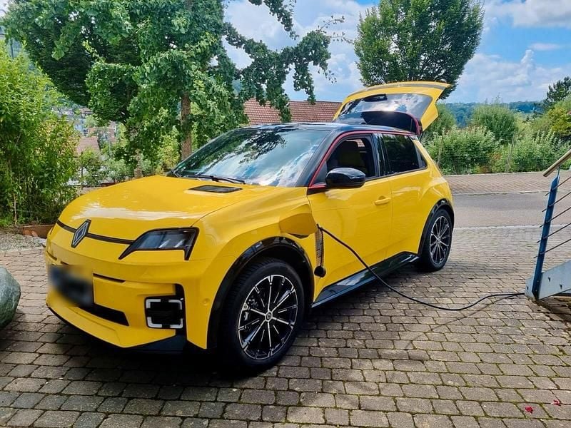 Gebraucht Renault 5 E-Tech Iconic 110 kW (150 PS) 2025 Gelb Limousine