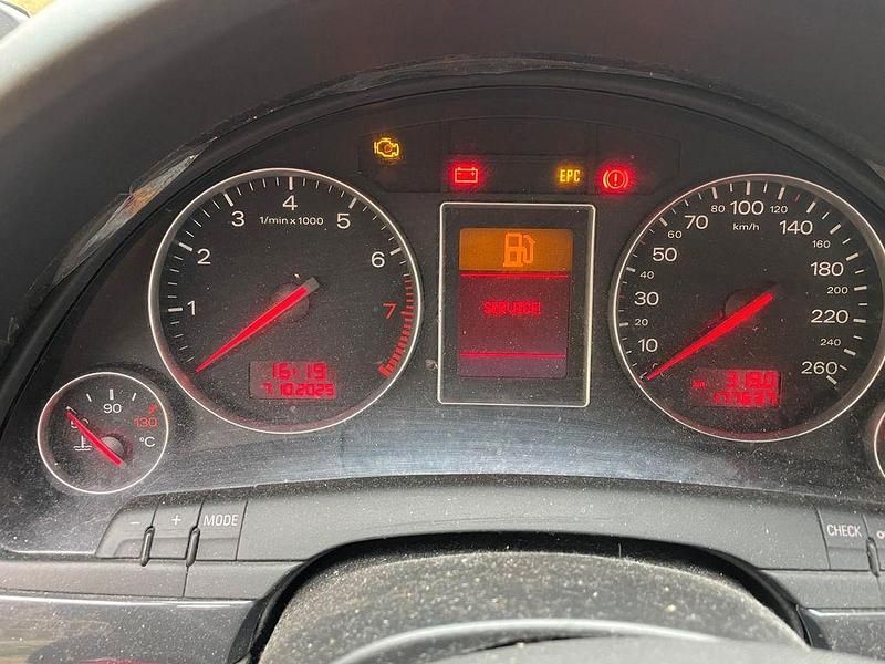 Schwarz Gebraucht 2003 Audi A4 S-Line Kombi | 1.200 € (Superpreis) - Bild 1/4