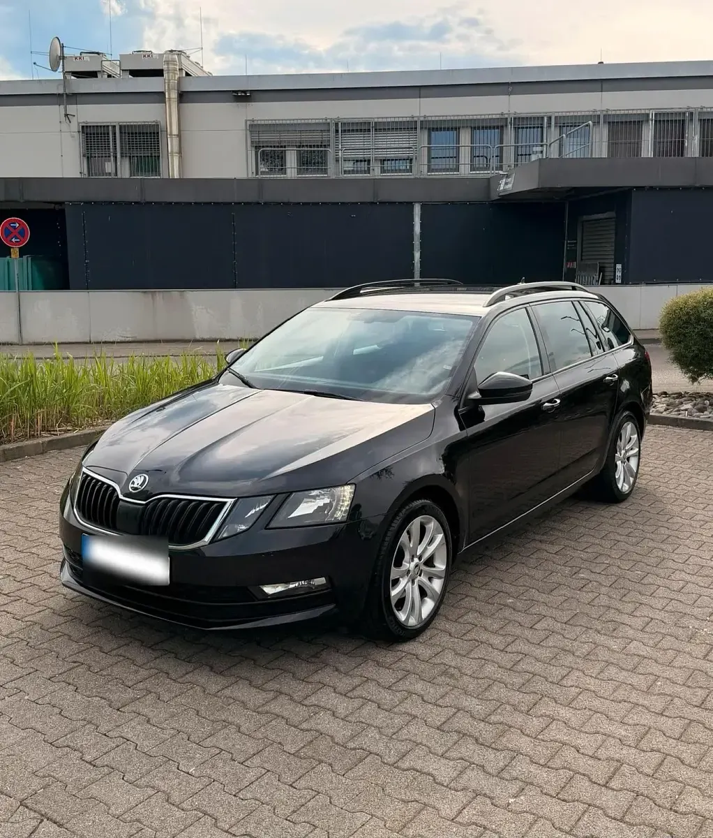 Gebraucht Skoda Octavia 116 PS (85 kW) 2019 Schwarz Kombi