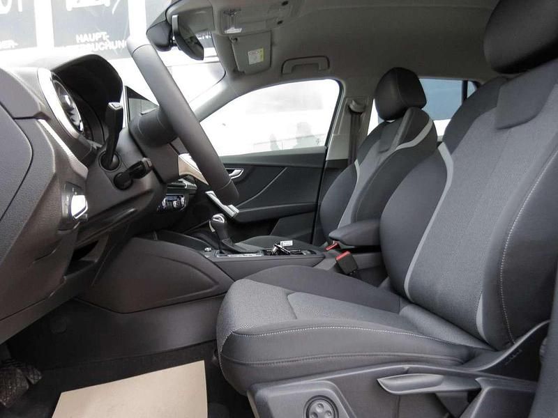 Neu Audi Q2 S-Line 150 PS (110 kW) 2026 Daytonagrau perleffekt SUV