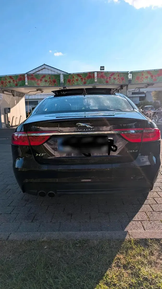 Używany Jaguar XF 180 KM (132 kW) 2016 Andere farben Sedan/Limuzyna