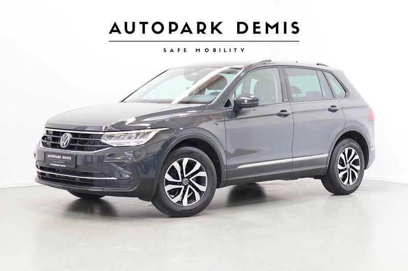 Grau Gebraucht 2022 VW Tiguan Active SUV | 23.485 € (Guter Preis) - Bild 1/4