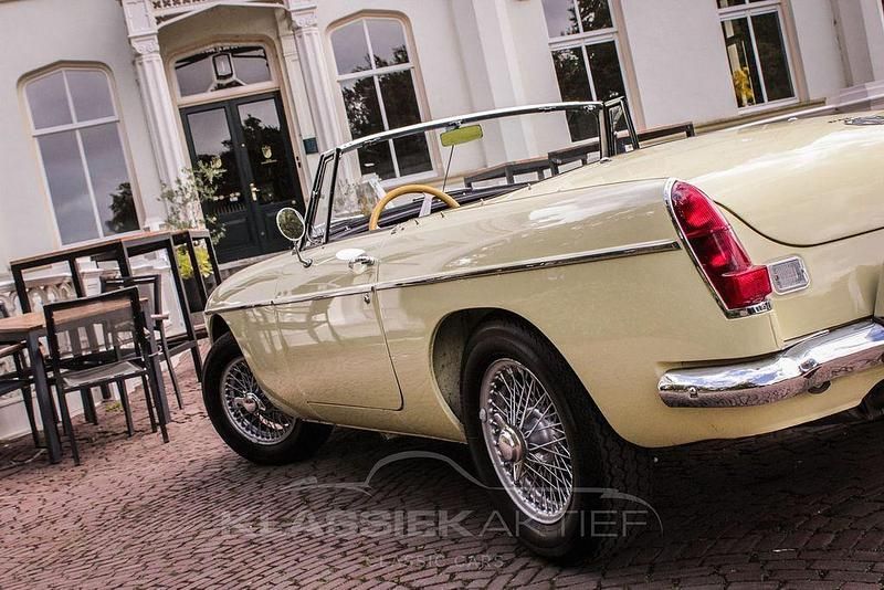 Gebraucht MG B 97 PS (71 kW) 1967 Gelb Cabrio