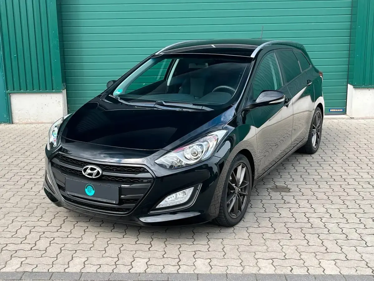 Gebraucht Hyundai i30 90 PS (66 kW) 2017 Schwarz Kombi