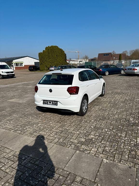 Gebraucht VW Polo Trendline 95 PS (69 kW) 2021 Weiß Kleinwagen