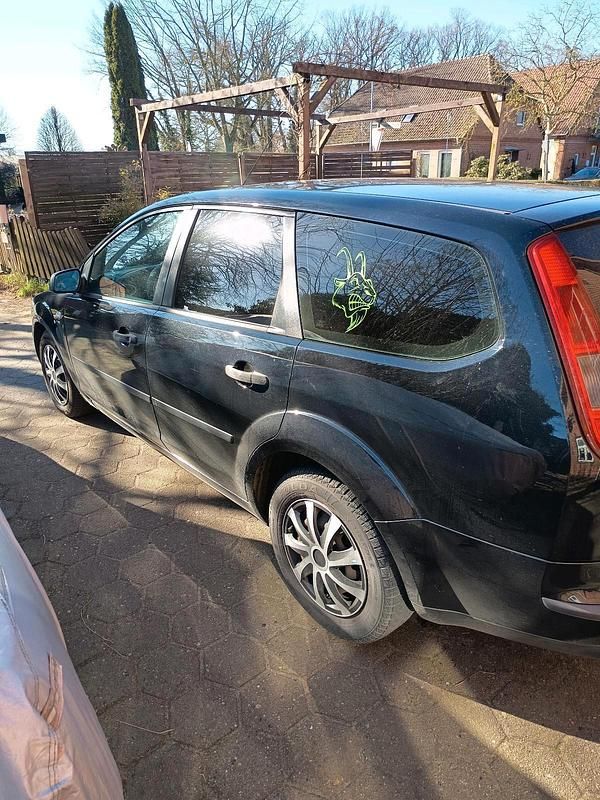 Gebraucht Ford Focus Ambiente 125 PS (91 kW) 2005 Schwarz Kombi