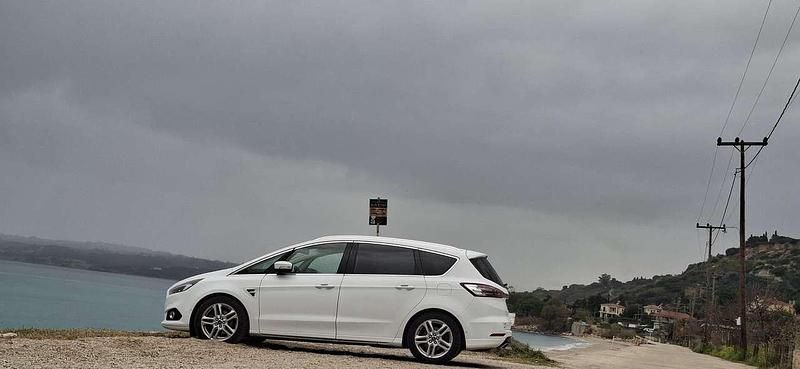 Gebraucht Ford S-MAX Titanium 209 PS (153 kW) 2015 Van / Kleinbus