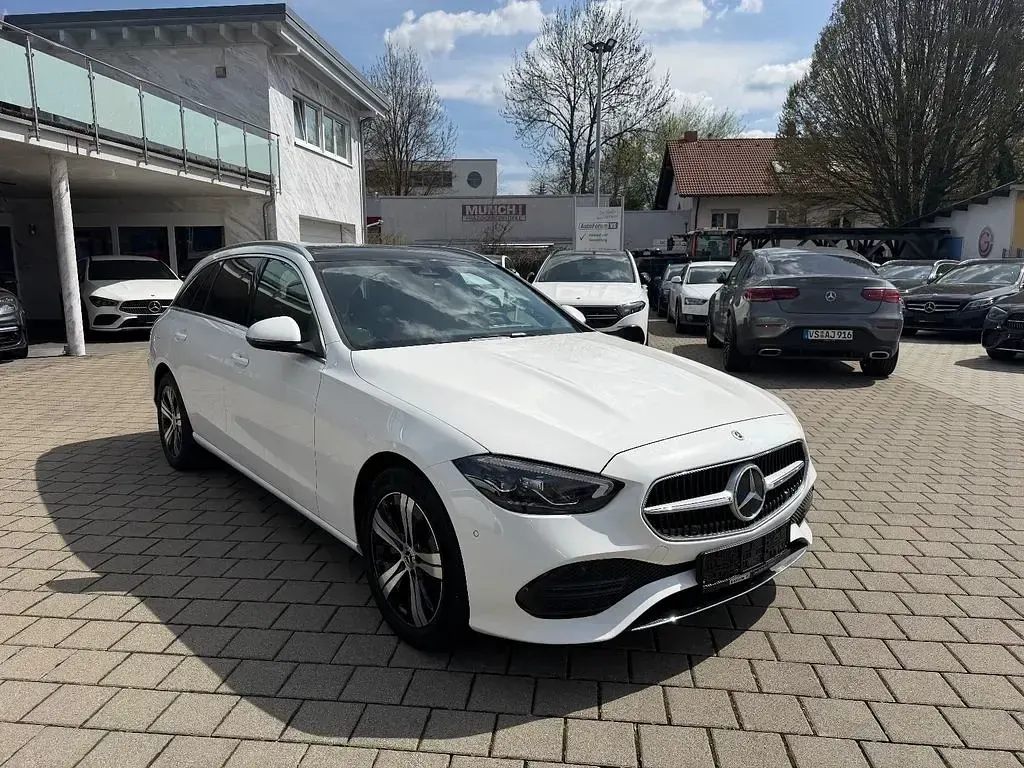 Gebraucht Mercedes 220 200 PS (147 kW) 2022 Weiß Limousine
