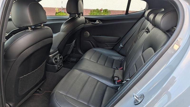 Używany Kia Stinger GT 366 KM (269 kW) 2019 Szary Hatchback