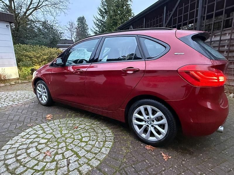 Gebraucht BMW 225 Active Tourer iPerformance 224 PS (164 kW) 2017 Rot Van / Kleinbus